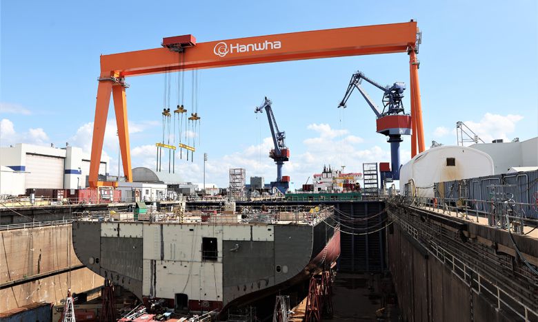 ‘마스가 프로젝트’ 최전선 기지 취임 후 처음으로 미국을 방문하는 이재명 대통령이 방미 일정 중 한화그룹이 투자한 미국 펜실베이니아주 필라델피아의 조선소를 방문한다. 16일(현지시간) 한화 필리조선소 4도크에서 다목적선박이 건조되고 있다. 한화오션 제공