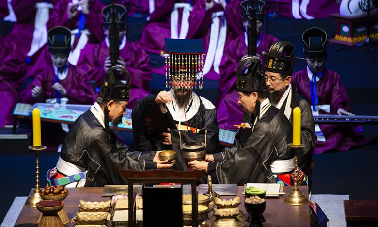 땅의 신, 곡식의 신에게 나라의 안녕과 풍요를 기원하던 ‘사직제례악’의 2024년 공연 모습.  국립국악원 제공