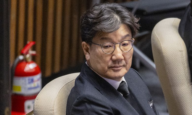 국민의힘 권선동 의원이 1일 국회에서 열린 제429회 국회 정기회 개회식에 참석해 자리에 앉아 있다. 연합뉴스