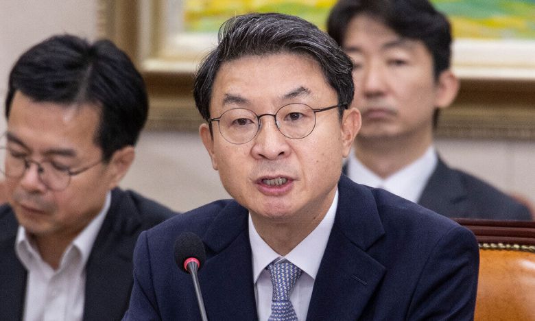 이억원 금융위원장 후보자가 2일 국회 정무위원회에서 열린 인사청문회에 출석해 의원 질의에 답하고 있다. 연합뉴스