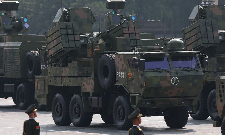 중국의 FK-3000 방공무기가 지난 3일 베이징 텐안먼 광장에서 열린 제2차 세계대전 승전 80주년 열병식에서 행진을 하고 있다. 신화·연합뉴스