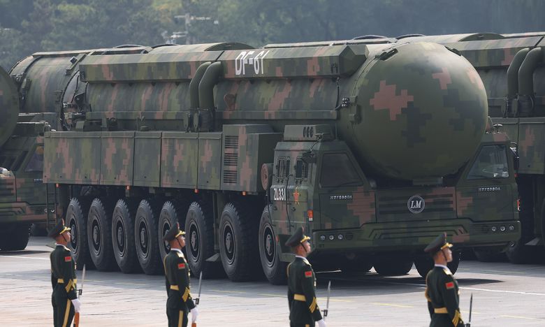 대륙간탄도미사일(ICBM) DF-61이 지난 3일 베이징 텐안먼 광장에서 열린 제2차 세계대전 승전 80주년 열병식에 등장하고 있다. 신화·연합뉴스
