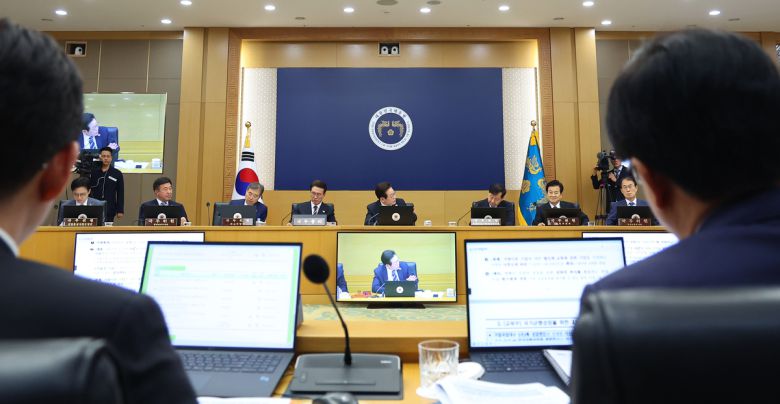 이재명 대통령이 16일 정부세종청사에서 국무회의를 주재하고 있다. 세종=연합뉴스