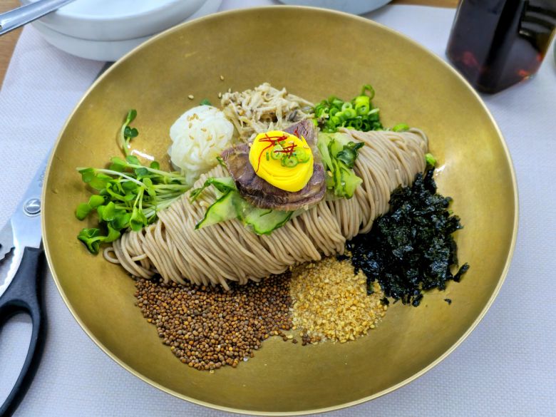 한라산아래첫마을 비비작작면.