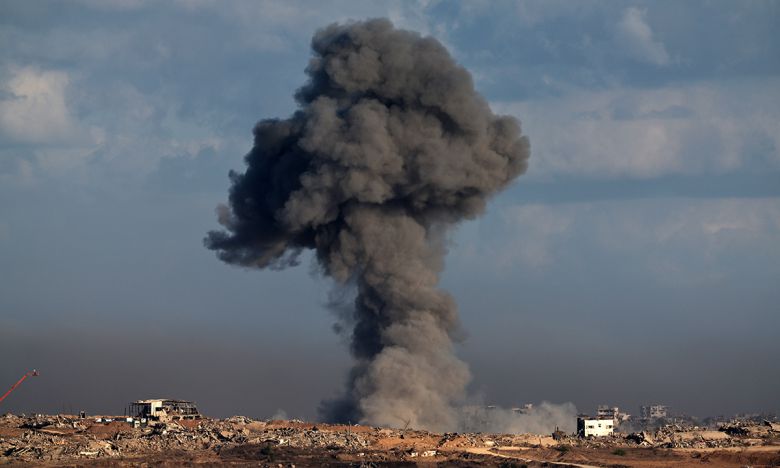 7일(현지시간) 가자지구에서 이스라엘의 폭격으로 연기가 피어오르고 있다. EPA연합뉴스