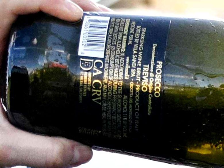 트레비소에서 생산된 빌라 산디 프로세코라는 정보가 적힌 와인 병 백레이블 확대. AFP연합뉴스