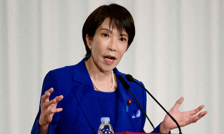 창당 70년 만에 첫 여성 총재 다카이치 사나에 신임 자민당 총재가 지난 4일 일본 도쿄 자민당 본부에서 총재 선거 승리 후 기자회견을 하고 있다. 다카이치는 자민당 최초 여성 총재로, 사상 최초의 여성 일본 총리 취임도 예정돼 있다. 도쿄=로이터연합뉴스