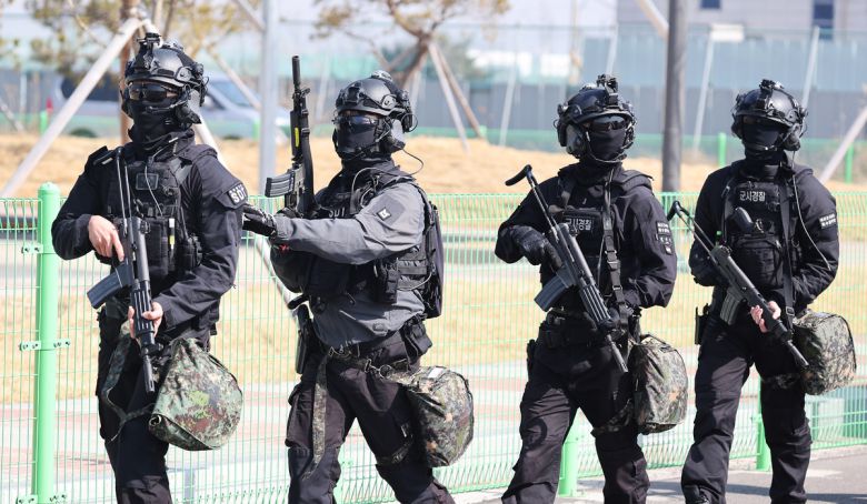 경기 평택시 포승읍 평택당진항 국제여객터미널에서 미상 비행물체 추락으로 인한 화생방 위협에 대비하기 위한 통합 항만방호훈련이 진행되고 있다. 세계일보 자료사진