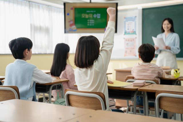 기사 이해를 돕기 위한 자료 사진. 한국 교사 10명 중 1명꼴로 업무 스트레스로 정신과 신체에 부정적 영향을 경험한 것으로 나타났다. 게티이미지뱅크 제공