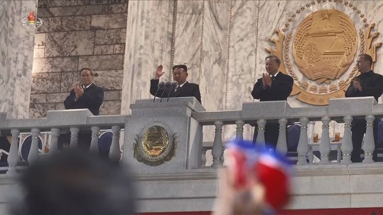 지난 10일 평양 김일성광장에서 노동당 창건 80주년 경축 열병식이 성대히 거행됐다고 조선중앙TV가 11일 보도했다. 사진은 김정은 북한 국무위원장이 발언하고 있다. 오른쪽부터 드미트리 메드베데프 러시아 국가안보위원회 부의장, 또 럼 베트남 공산당 서기장, 김정은 국무위원장, 리창 중국 국무원 총리.    조선중앙TV 캡처