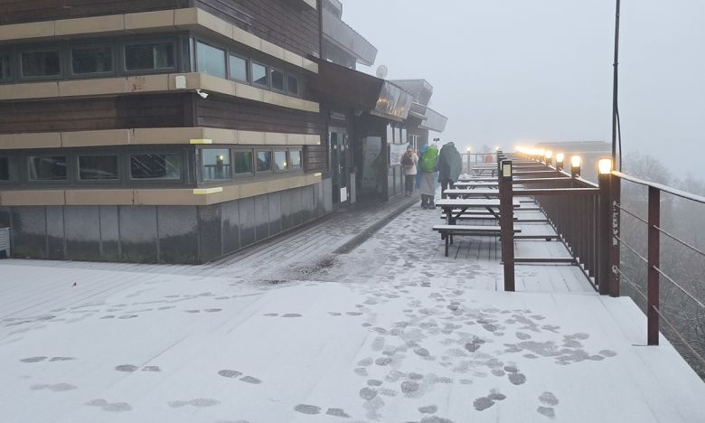 20일 설악산 고지대에 올해 첫눈이 관측됐다. 설악산국립공원사무소 제공