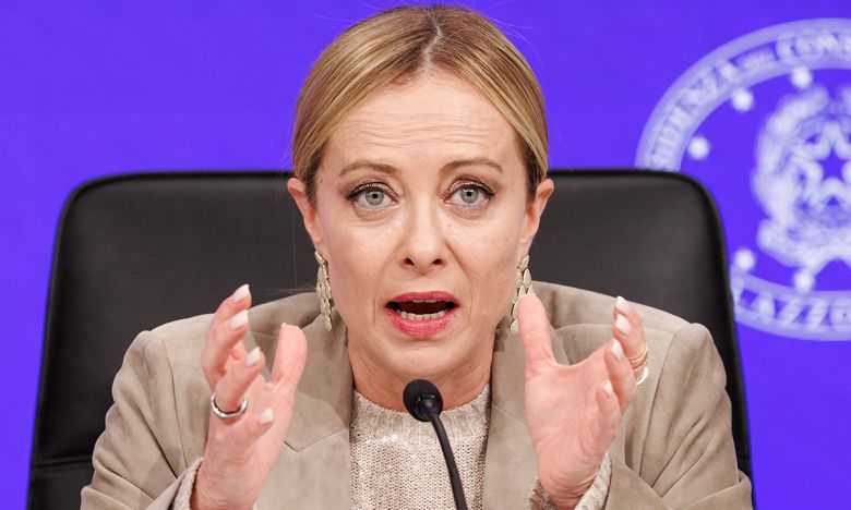 조르자 멜로니 이탈리아 총리. 사진은 지난 17일(현지시간) 의회에 제출할 2026년도 예산안 심의를 위한 국무회의를 주재하는 모습. AP연합뉴스