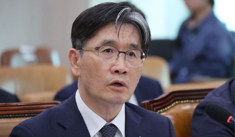 오동운 고위공직자범죄수사처장이 24일 오후 서울 여의도 국회에서 열린 법제사법위원회의 고위공직자범죄수사처에 대한 국정감사에서 질의에 답하고 있다. 뉴시스