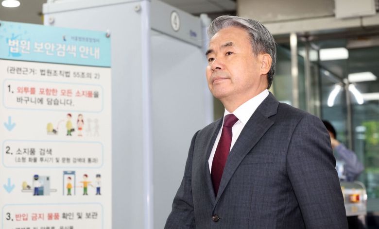 이종섭 전 국방부 장관이 23일 서울 서초구 서울중앙지법에서 열린 구속 전 피의자 심문에 출석하고 있다. 뉴시스