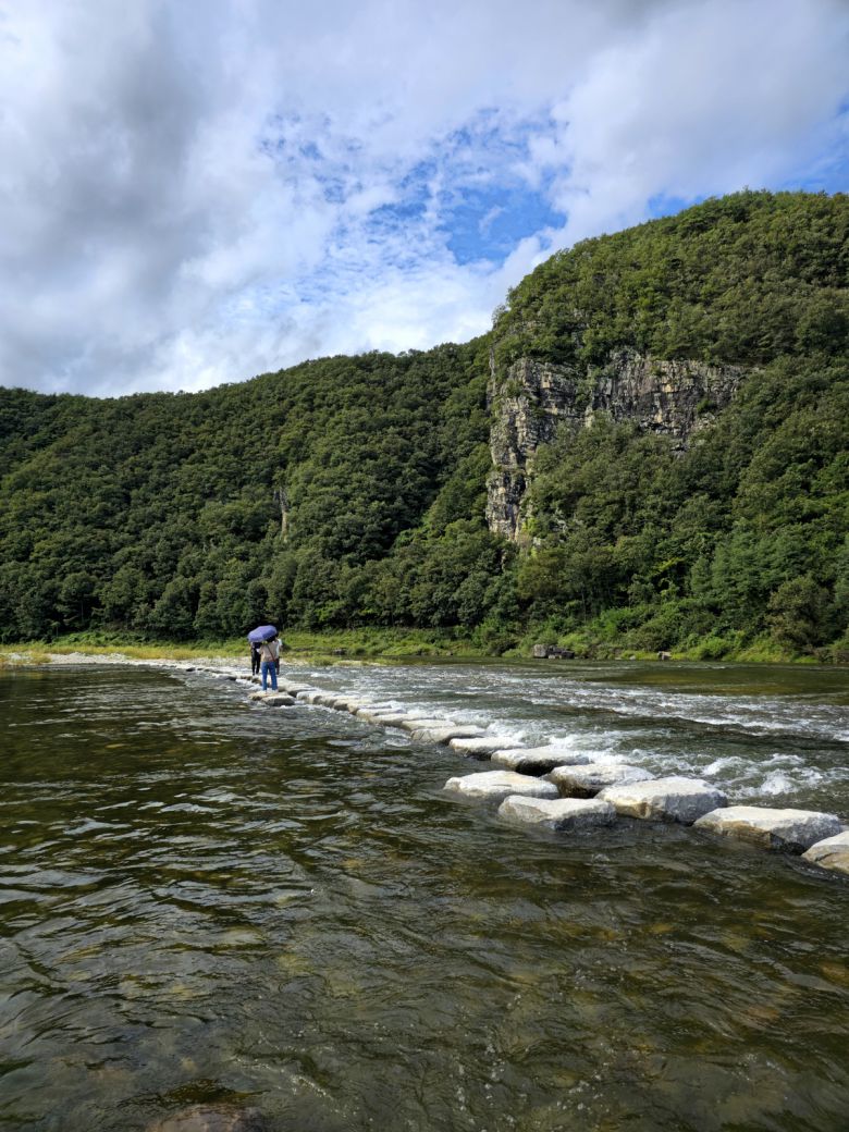 맹개마을 돌다리.