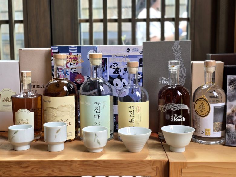 밀로 만드는 맹개마을 진맥소주.