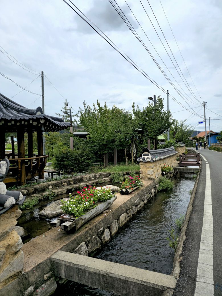 금소마을 개울.