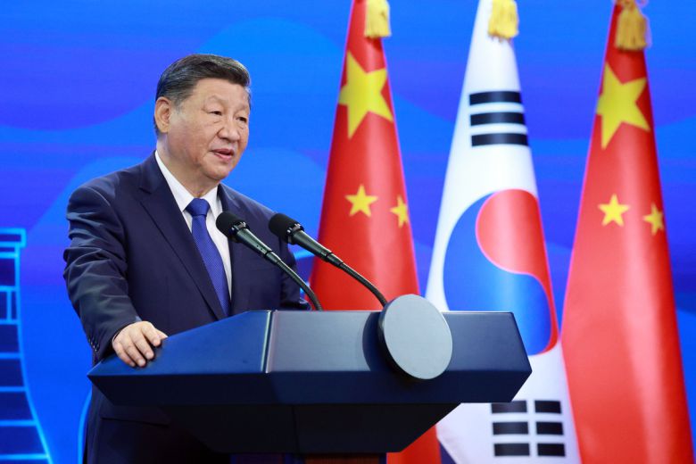 시진핑 중국 국가주석이 1일 경북 경주 소노캄에서 열린 이재명 대통령 주최 국빈만찬에서 발언하고 있다.    연합뉴스