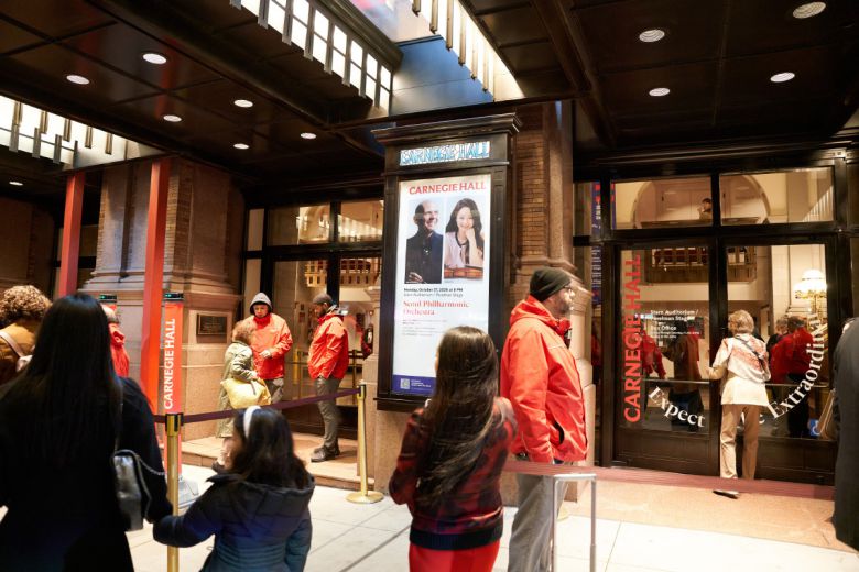 서울시향 연주를 알리고 있는 미국 뉴욕 카네기홀 입구. 서울시향 제공