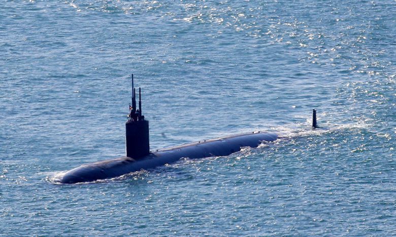 미 해군 LA급 핵추진잠수함 컬럼비아함이 수면 위로 부상한 채 항해하고 있다. 세계일보 자료사진