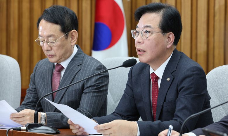 송언석 국민의힘 원내대표가 7일 서울 여의도 국회에서 열린 원내대책회의에서 발언하고 있다. 뉴스1