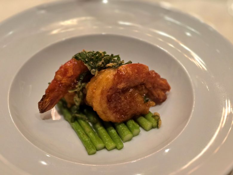 레드 랜턴  웍에 볶은 왕새우.