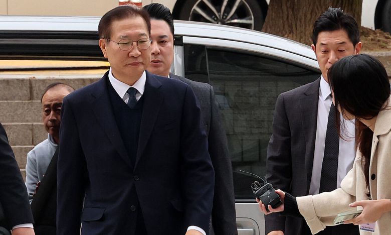 내란중요임무종사, 직권남용권리행사방해 혐의를 받고 있는 박성재 전 법무부 장관이 13일 오전 서울 서초구 서울중앙지방법원에서 열린 구속 전 피의자 심문(영장실질심사)에 출석하고 있다. 뉴시스