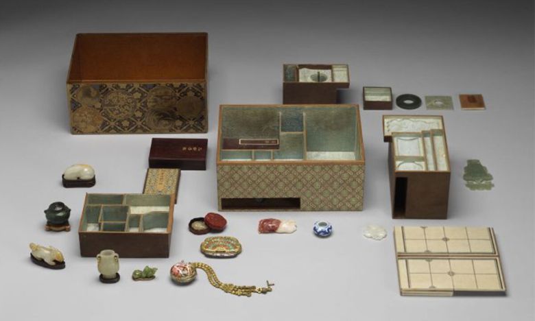 황실의 보물 상자 ‘다보격(多寶格)’인 청나라 건륭시기 ‘천부구립함’. 글항이리 제공