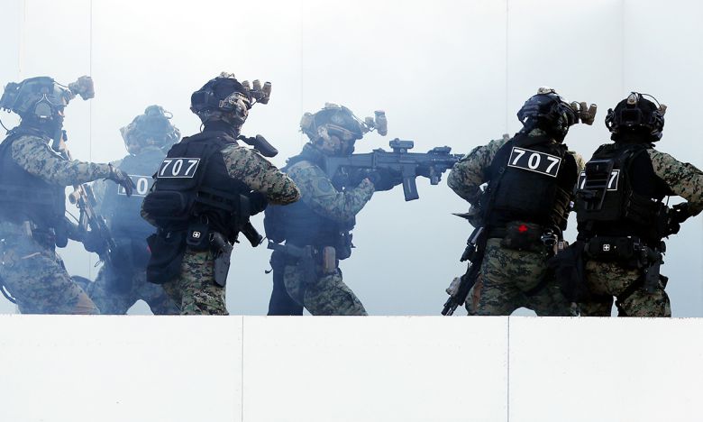 707 대원들이 지상 테러 대응 훈련을 하고 있다. 세계일보 자료사진