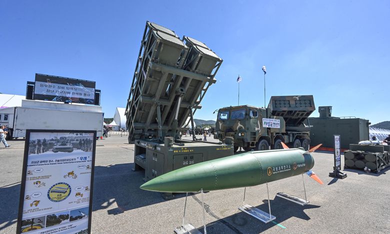 야외 전시장에 놓여있는 KTSSM과 발사대. 세계일보 자료사진