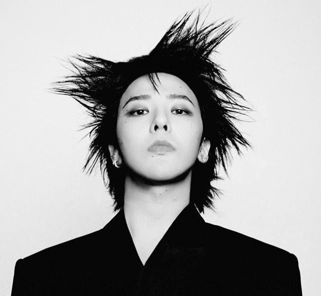 가수 지드래곤. 갤럭시코퍼레이션