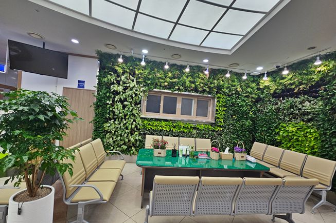 전북도청 민원실 이용자 편의 증진을 위해 설치된 정원형 행복쉼터 모습. 전북도 제공