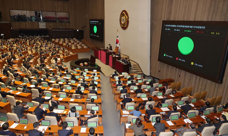 지난 9일 서울 여의도 국회에서 열린 본회의에서 법안이 통과 되고 있다. 이재문 기자