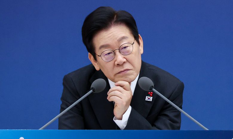 이재명 대통령이 12일 세종시 정부세종컨벤션센터에서 과학기술정보통신부·개인정보보호위원회 업무보고를 받고 있다. 대통령실통신사진기자단