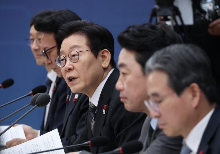 이재명 대통령이 12일 세종시 정부세종컨벤션센터에서 열린 과학기술정보통신부·개인정보보호위원회 업무보고에서 발언하고 있다. 연합뉴스