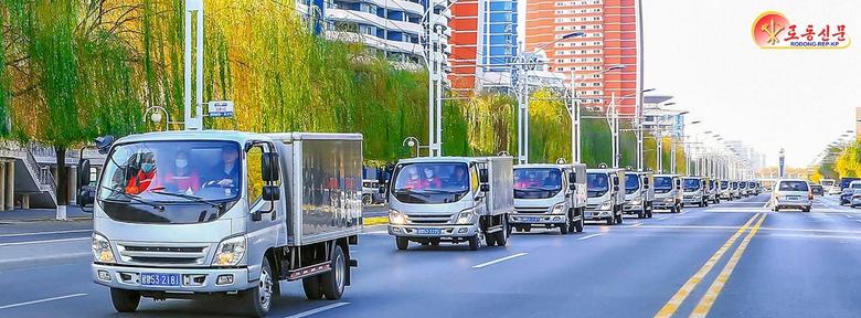 북한 노동당 기관지 노동신문은 7일 "당의 사랑 싣고 아이들을 찾아가는 젖제품 운반차들"이라고 보도했다.