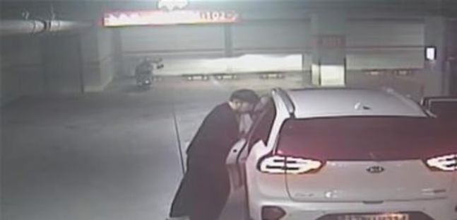 유튜버 수탉의 납치·폭행 사건 당시가 찍인 폐쇄회로(CC)TV. 인천지검