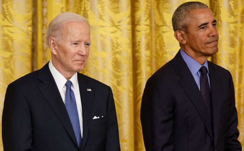 미국 제44대 대통령 버락 오바마(오른쪽)와 46대 대통령 조 바이든. 방송 화면 캡처