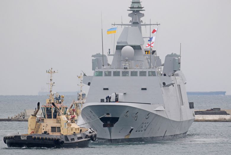 프랑스 해군 구축함이 입항을 하고 있다. 세계일보 자료사진