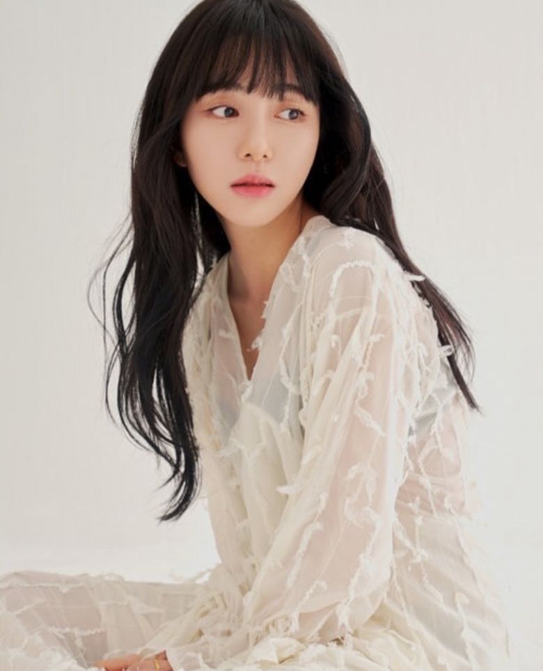 권민아가 자신의 힘겨운 심정을 털어놓았다.