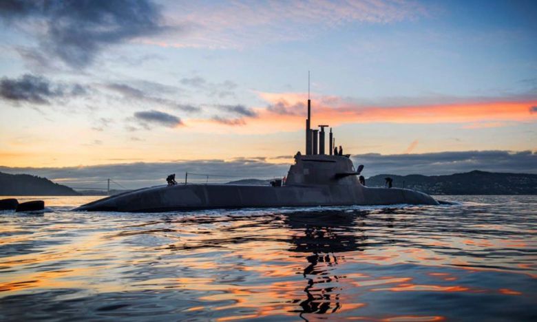 독일 해군 212급 잠수함이 부상한 채 대기하고 있다. TKMS 제공