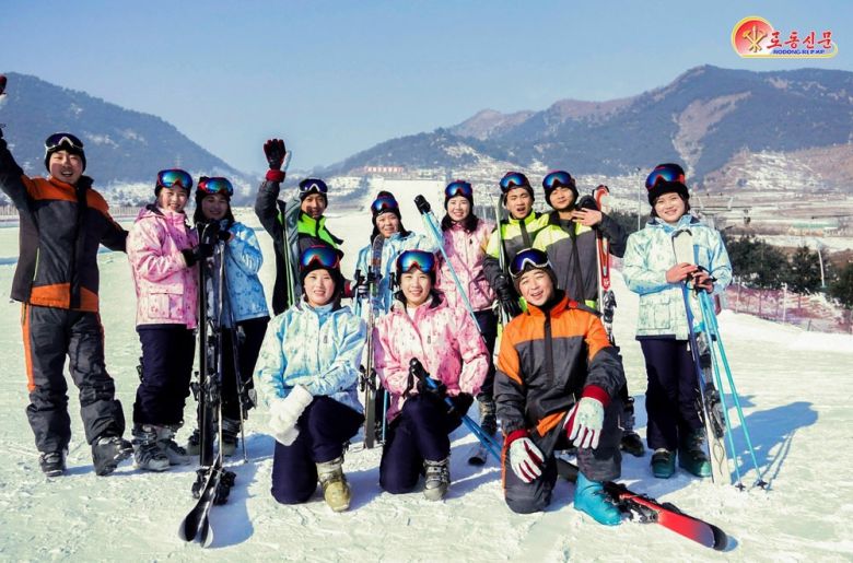 북한 노동당 기관지 노동신문은 3일 "새해를 맞이한 인민의 웃음소리 어디서나 넘쳐난다"면서 각지 신년 풍경을 전했다.