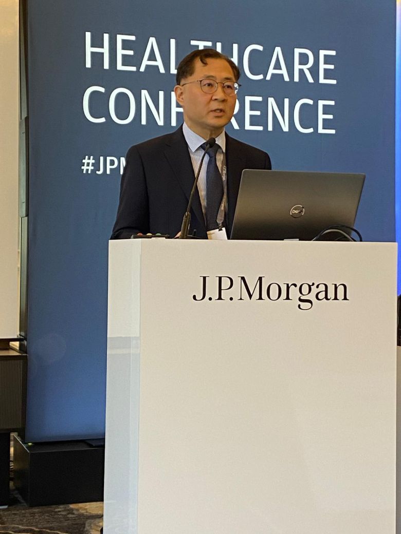 전태연 알테오젠 대표가 15일(현지 시간) 미국 샌프란시스코에서  열린 ‘JP모건 헬스케어 콘퍼런스(JPMHC)’ 아시아태평양(APAC) 트랙에서 발표하고 있다. 알테오젠 제공