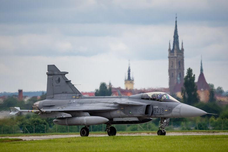 체코 공군 소속 그리펜 전투기가 지상에서 이동하고 있다. 세계일보 자료사진