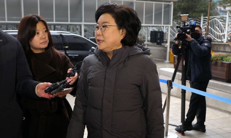 이혜훈 기획예산처 장관 후보자가 16일 오전 서울 중구 예금보험공사에 마련된 인사청문회 준비 사무실로 출근하며 취재진 질문에 답하고 있다. 뉴시스