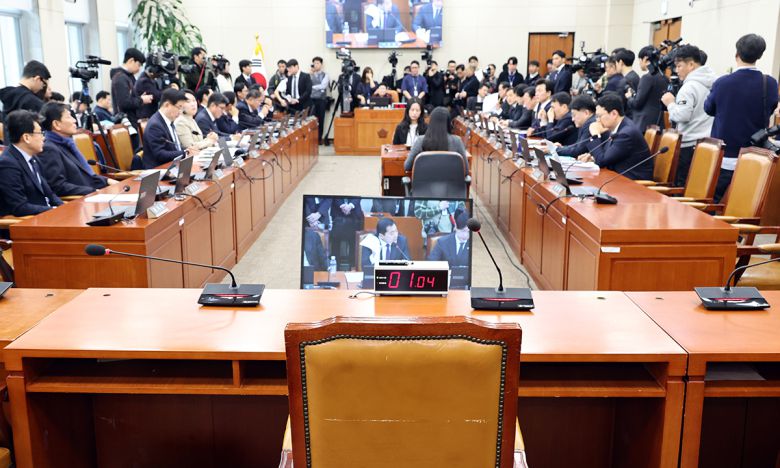 19일 서울 여의도 국회에서 열린 재정경제기획위원회 전제회의에 이혜훈 기획예산처 장관 후보자 자리가 비어 있다. 뉴시스