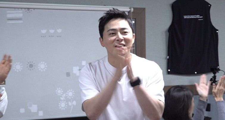 기뻐하는 조정석. SBS 방송화면 캡처