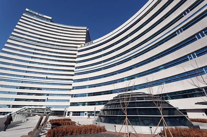 경기도의회 광교 청사. 경기도의회 제공