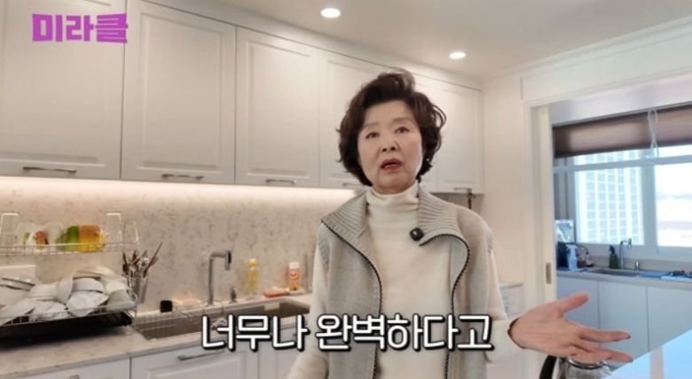 건강검진 결과에 대해 이야기하고 있는 배우 윤미라. 유튜브 채널 ‘윤미라’ 캡처