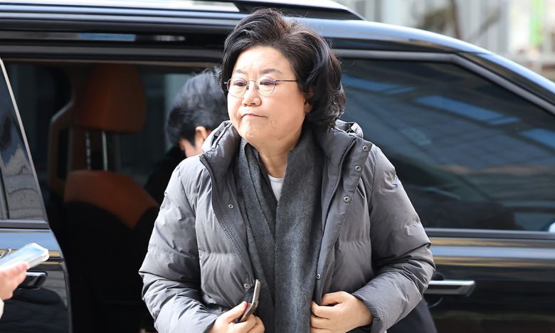 이혜훈 기획예산처 장관 후보자가 지난 20일 서울 중구 예금보험공사에 마련된 인사청문회 준비 사무실로 출근하고 있다. 연합뉴스